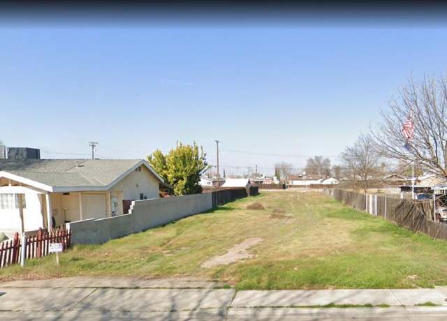 Property at 322 E Bush St, Lemoore, CA 93245