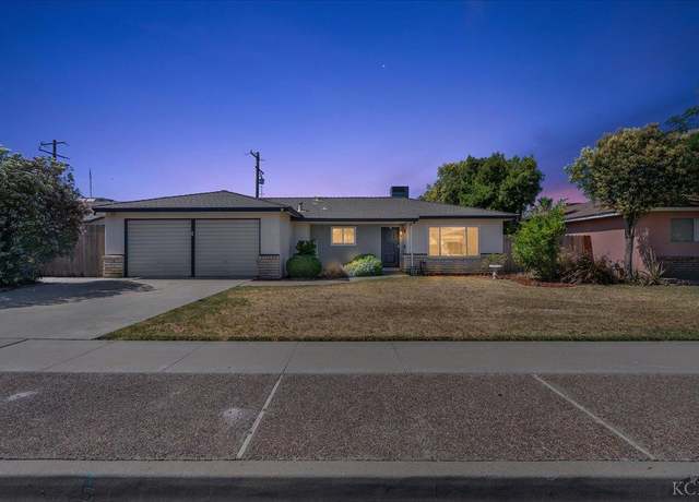 Property at 215 W Amber Way, Hanford, CA 93230, 3 beds, 2 baths