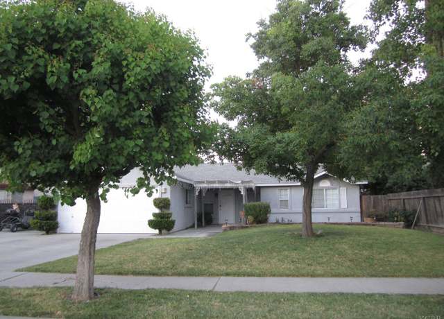Property at 846 Olympic Ave, Lemoore, CA 93245, 3 beds, 2 baths