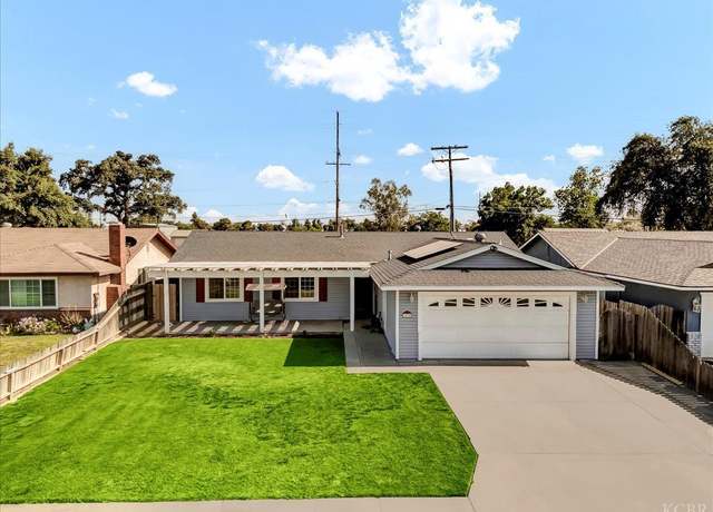 Property at 1035 Hoover Way, Hanford, CA 93230, 3 beds, 2 baths