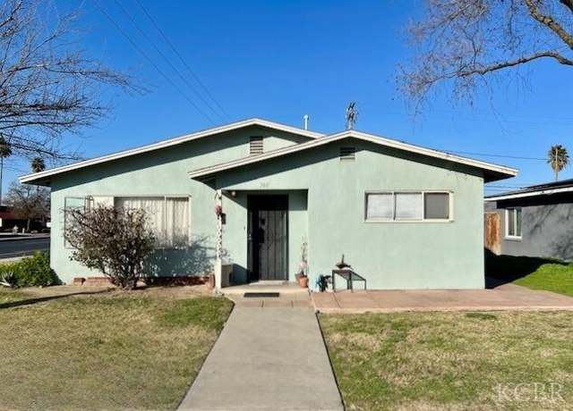 Property at 700 E Ivy St, Hanford, CA 93230, 3 beds, 1 bath
