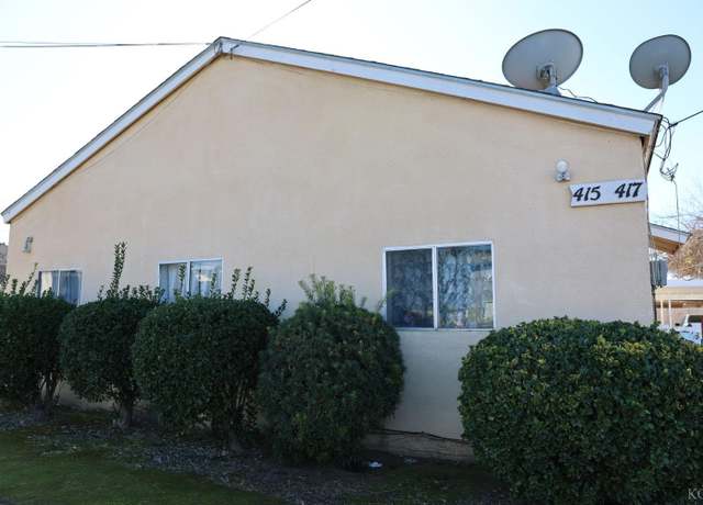 Property at 419 S E St, Porterville, CA 93257, 5 beds, 3 baths