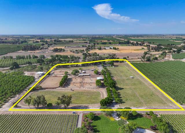 Property at 20010 Fargo Ave, Lemoore, CA 93245, 4 beds, 2.5 baths