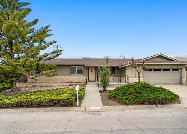 Property at 215 Easter St St, Morro Bay, CA 93442, 3 beds, 3 baths