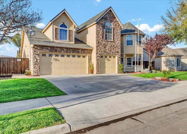 Property at 1022 Prosperity Dr, Lemoore, CA 93245, 4 beds, 3 baths
