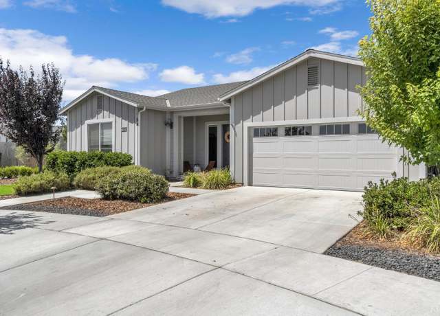 Property at 1920 N Sophia Ct, Hanford, CA 93230, 3 beds, 2 baths