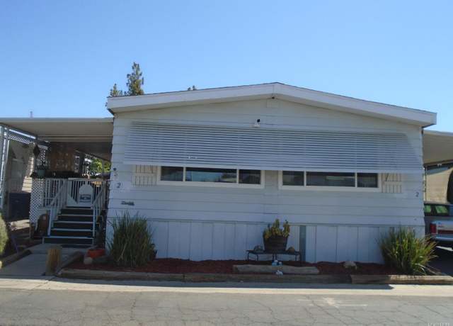 Property at 852 E Grangeville Blvd, Hanford, CA 93230, 3 beds, 2 baths