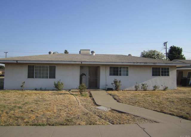 Property at 237 W Glendale Ave, Lemoore, CA 93245, 3 beds, 2 baths
