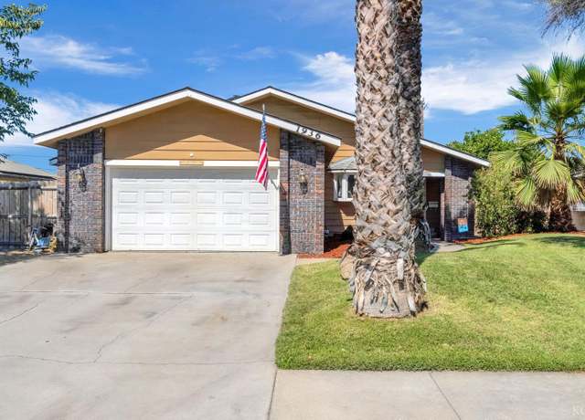 Property at 1936 N Woodridge Way N, Hanford, CA 93230, 3 beds, 2 baths