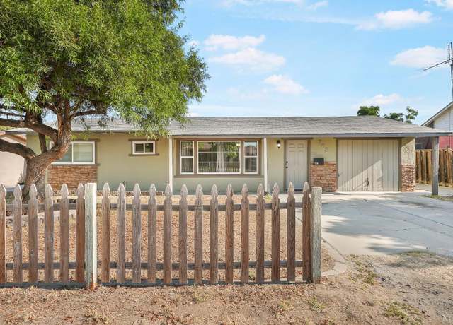 Property at 708 E Myrtle St, Hanford, CA 93230, 3 beds, 1 bath