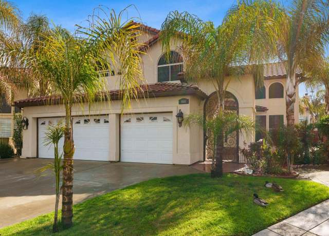 Property at 960 Vista Pl, Lemoore, CA 93245, 4 beds, 3 baths