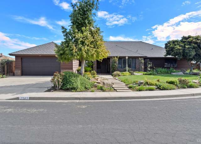 Property at 2563 Spruce Ct, Hanford, CA 93230, 4 beds, 2 baths