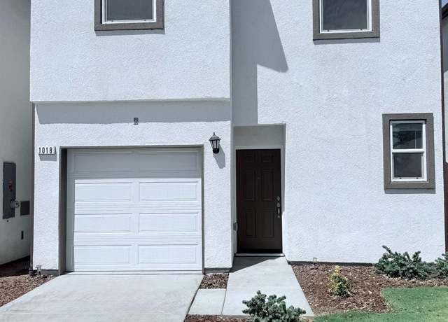 Property at 1018 Buena Vista Ln Ln, Hanford, CA 93230, 3 beds, 2.5 baths