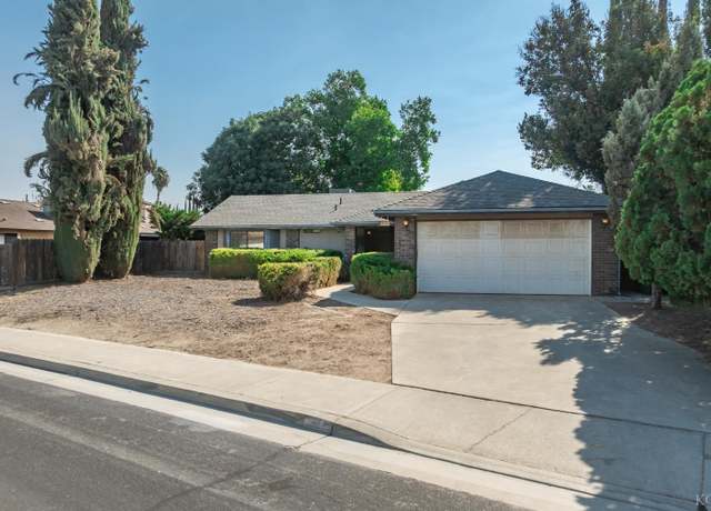 Property at 522 Warren Dr, Lemoore, CA 93245, 3 beds, 2 baths