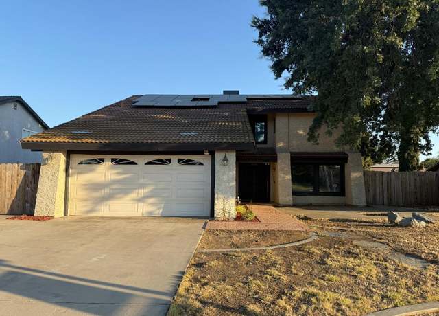 Property at 833 Mike Ln, Lemoore, CA 93245, 5 beds, 3 baths