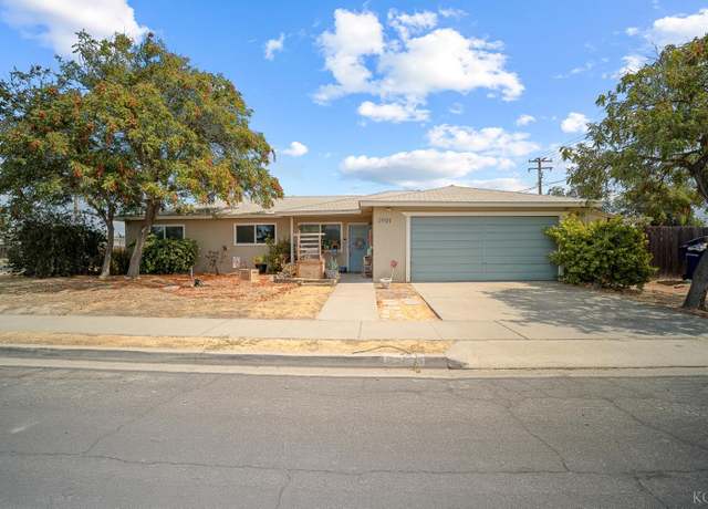 Property at 1901 N Kensington Way N, Hanford, CA 93230, 3 beds, 2 baths