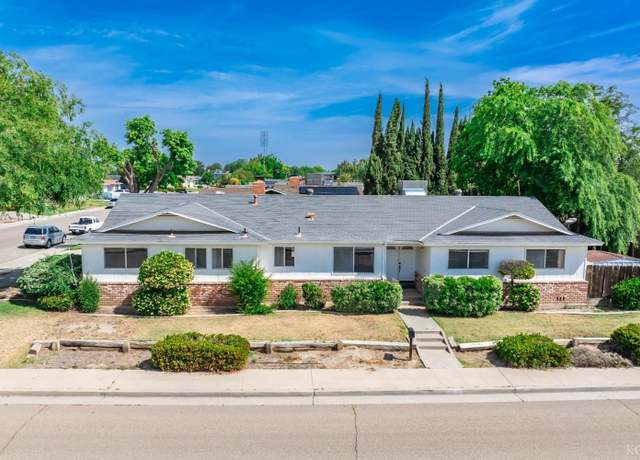 Property at 736 Oakdale Ln, Lemoore, CA 93245, 4 beds, 3 baths