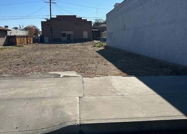 Property at 231 E St, Lemoore, CA 93245