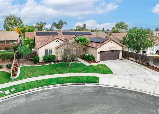 Property at 1388 Muscat Ct, Hanford, CA 93230, 4 beds, 2 baths