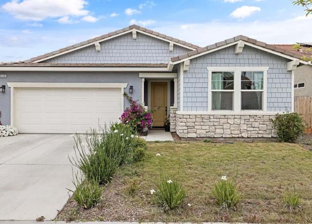 Property at 2530 Muscat St, Hanford, CA 93230, 3 beds, 2 baths