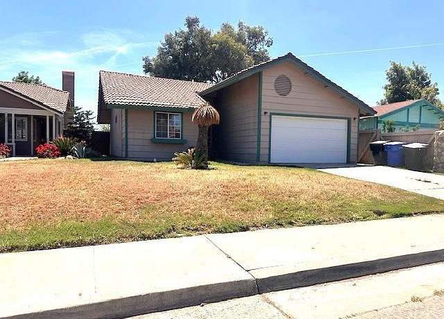 Property at 1261 State St, Hanford, CA 93230, 2 beds, 1 bath