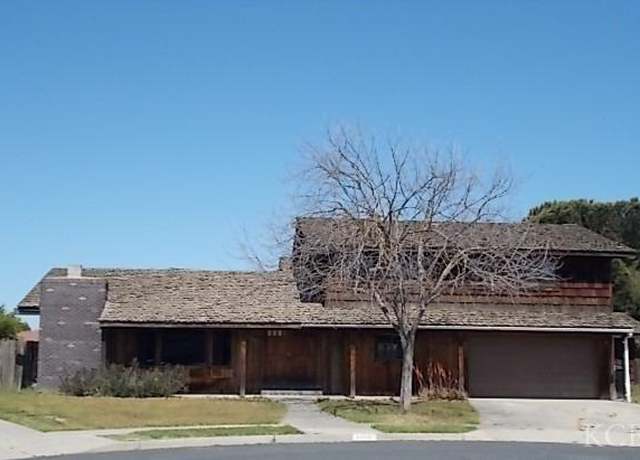 Property at 1196 Robinson Ct, Hanford, CA 93230, 3 beds, 2.5 baths