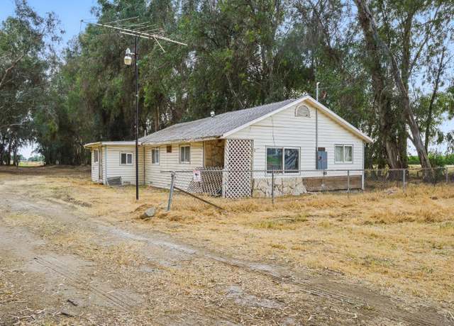 Property at 23559 Fremont Ave, Lemoore, CA 93245, 3 beds, 2 baths