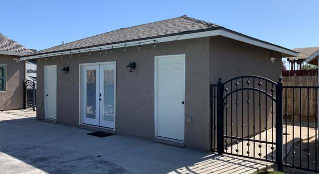 Photo of 1055 W Quail Rock Way, Hanford, CA 93230