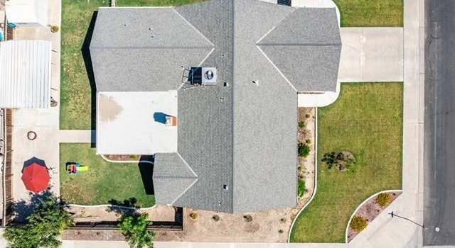 Photo of 2702 Burl Ct, Hanford, CA 93230