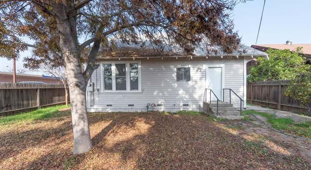 Photo of 119 E 11th St, Hanford, CA 93230