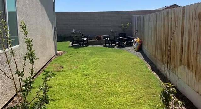 Photo of 1429 Wren Dr, Hanford, CA 93230