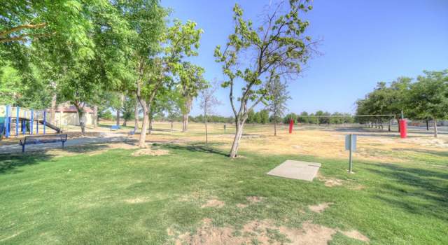 Photo of 480 Pearl Dr, Lemoore, CA 93245