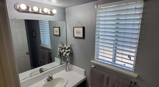 Photo of 2483 Aspen St, Hanford, CA 93230