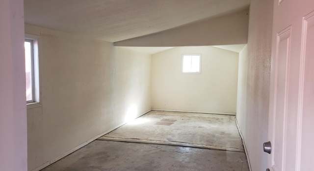 Photo of 323 W Malone St, Hanford, CA 93230