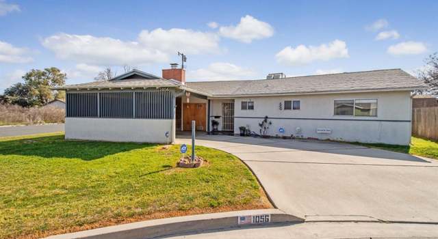 Photo of 1056 Woodland Dr, Hanford, CA 93230