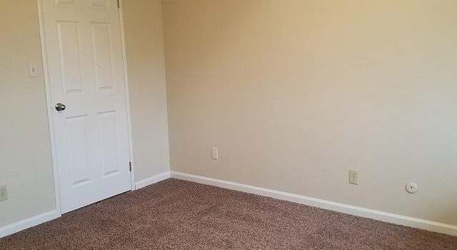Photo of 2015 Raymond Rd, Hanford, CA 93230