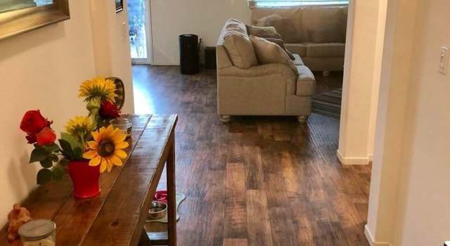 Photo of 1296 Sparrow Dr, Hanford, CA 93230