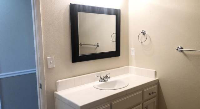 Photo of 540 Pepper Dr, Hanford, CA 93230