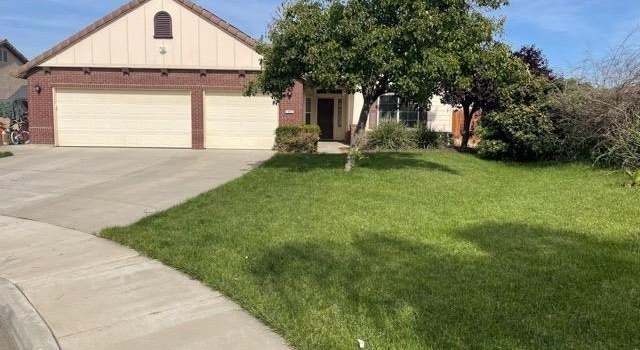 Photo of 1907 N Estate Ct, Hanford, CA 93230