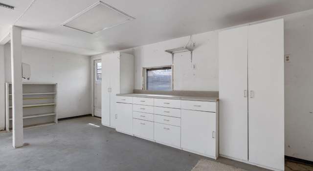 Photo of 210 W Colonial Dr, Hanford, CA 93230