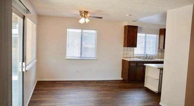 Photo of 1054 Moffat Dr, Hanford, CA 93230