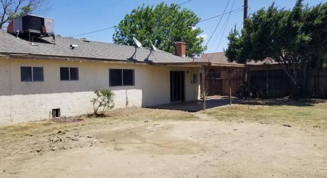 Photo of 809 Clover Ln, Hanford, CA 93230