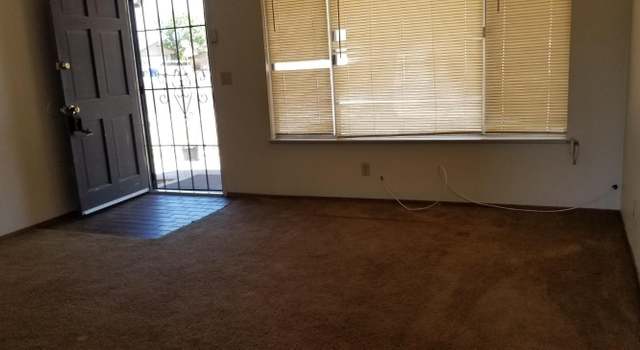 Photo of 809 Clover Ln, Hanford, CA 93230