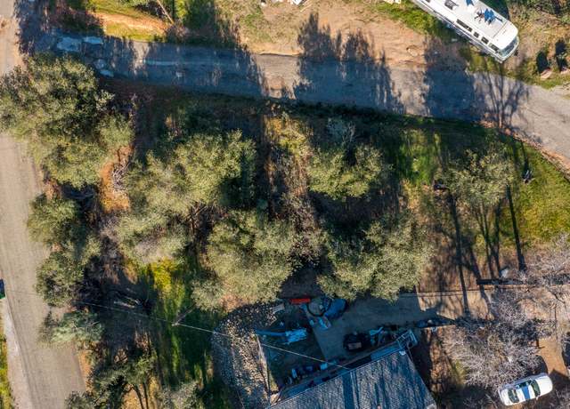 Property at 22195 Loop Dr, Redding, CA 96003