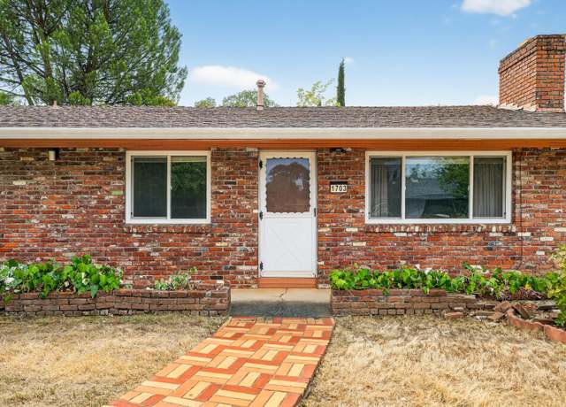 Property at 1703 Cascade Ln, Redding, CA 96002, 3 beds, 2.5 baths