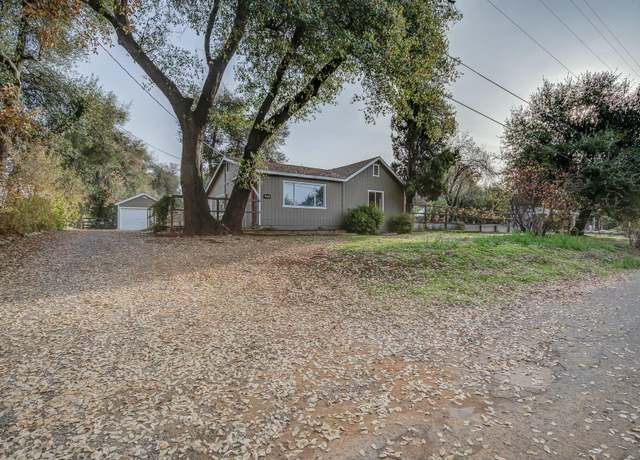 Property at 2915 Lowden Ln, Redding, CA 96002, 3 beds, 1 bath