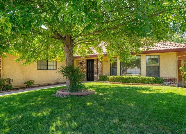 Property at 3628 Somerset Ave, Redding, CA 96002, 3 beds, 2 baths