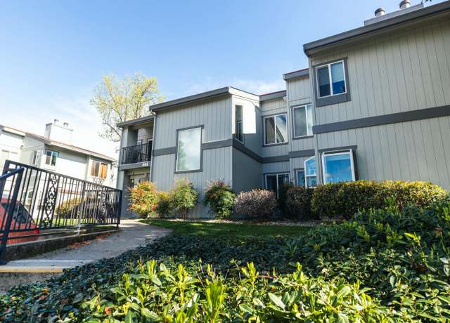 Property at 466 Ridgecrest Trl #136, Redding, CA 96003, 2 beds, 2 baths