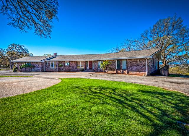 Property at 21790 Adobe Rd, Red Bluff, CA 96080, 3 beds, 2.5 baths