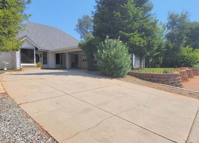 Property at 1575 St Andrews Dr, Redding, CA 96003, 3 beds, 2.5 baths